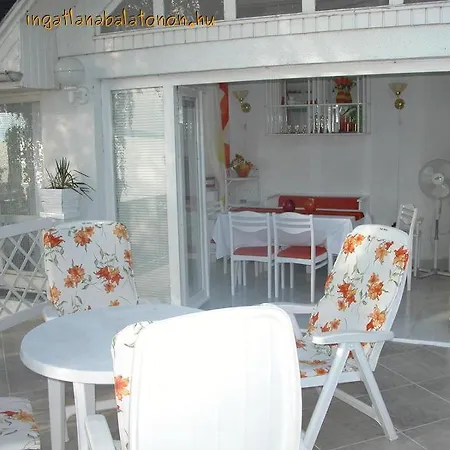 79 - Vizparti Szallas Egy Hangulatos Nyaralohazban Apartment Balatonszarszo